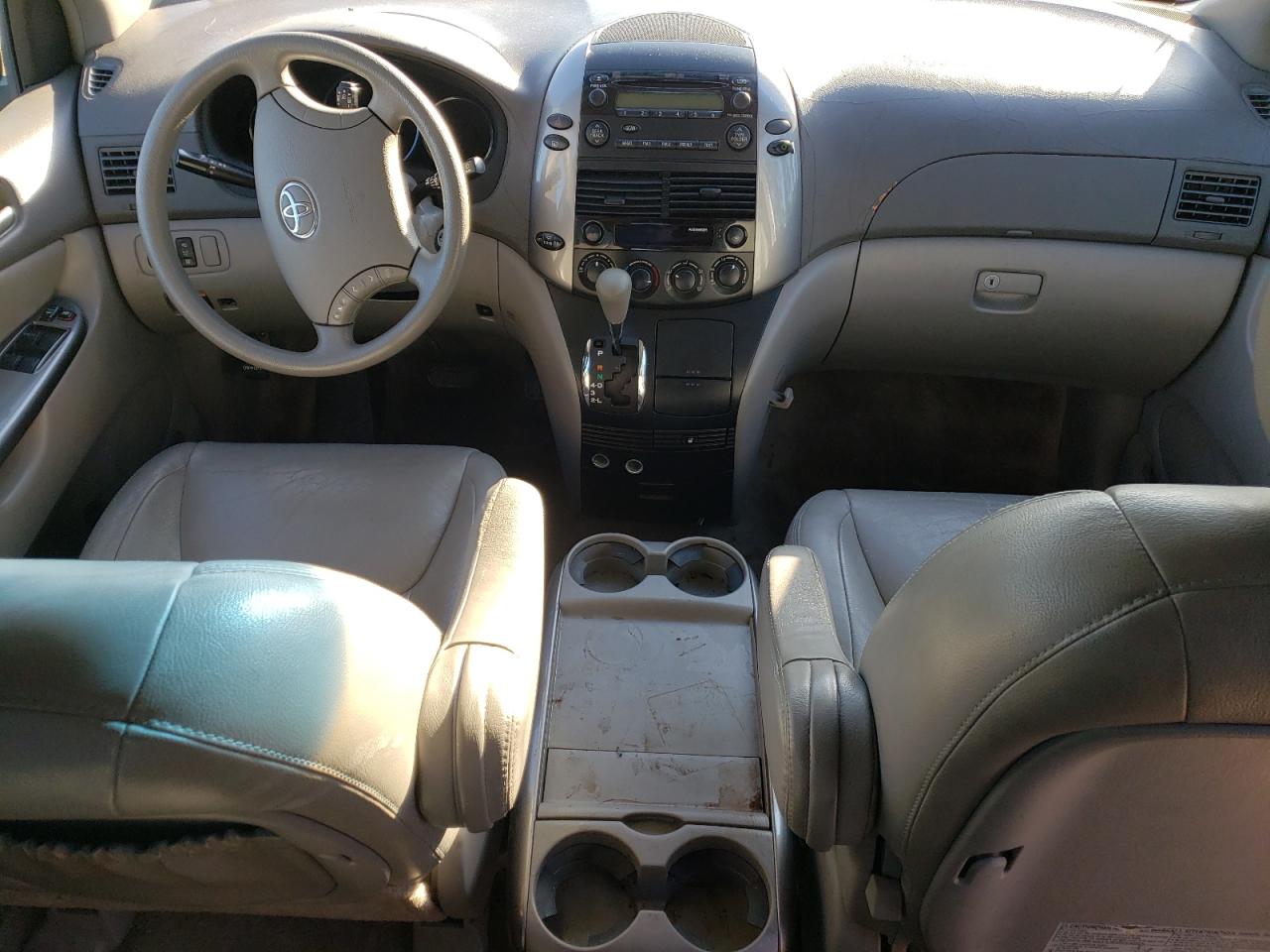2007 Toyota Sienna - Image 8
