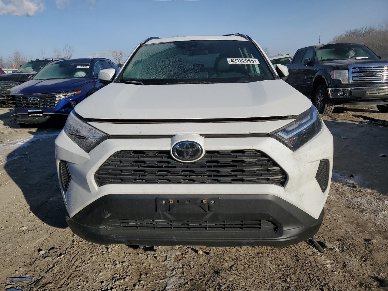 2022 Toyota RAV 4 - Image 5