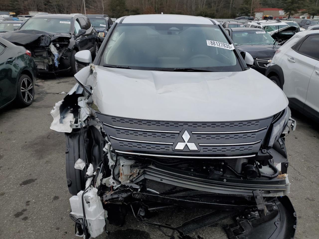 2024 Mitsubishi Outlander - Image 5