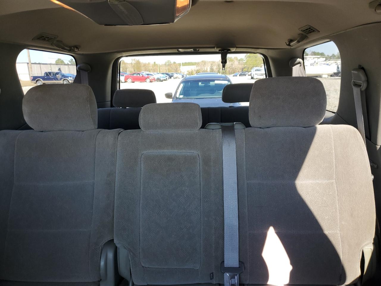 2004 Toyota Sequoia - Image 10