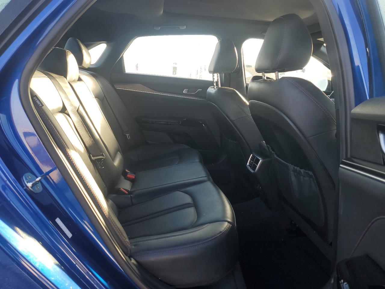 2023 Kia K5 - Image 10