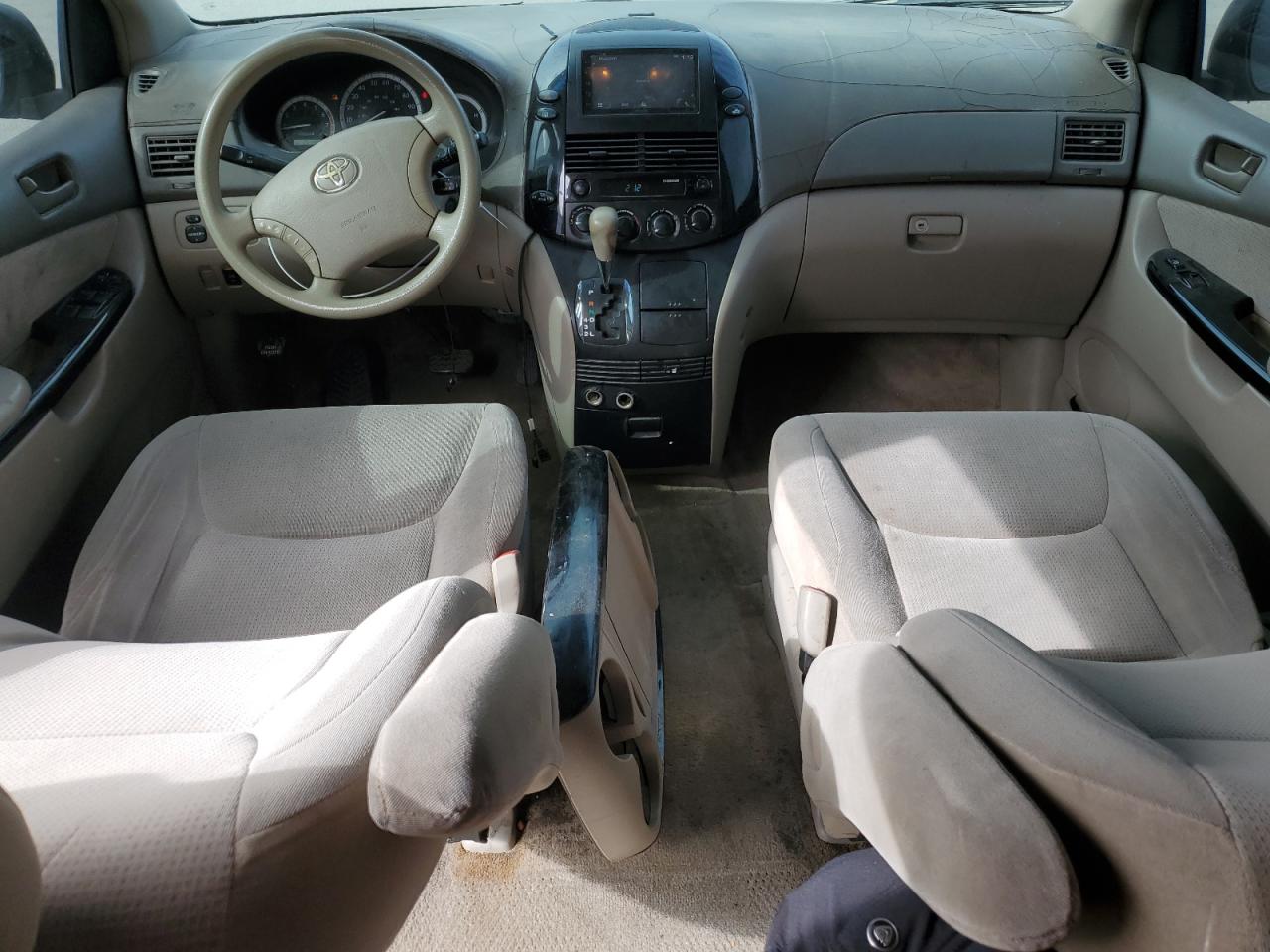 2005 Toyota Sienna - Image 8