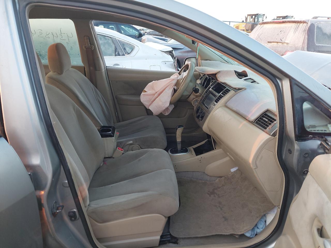 3N1BC1A69BK203637 - 2011 Nissan Tiida - #43485445