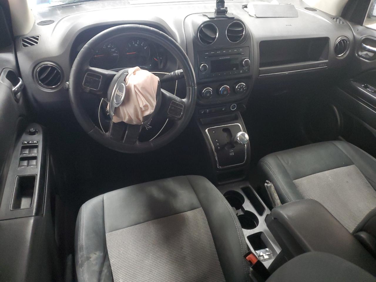 2012 Jeep Compass - Image 8