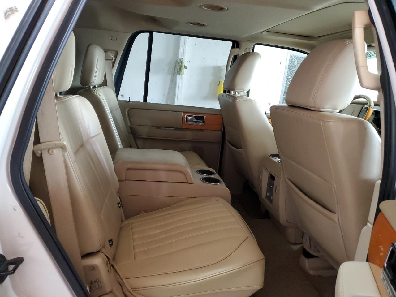 2009 Lincoln Navigator - Image 11