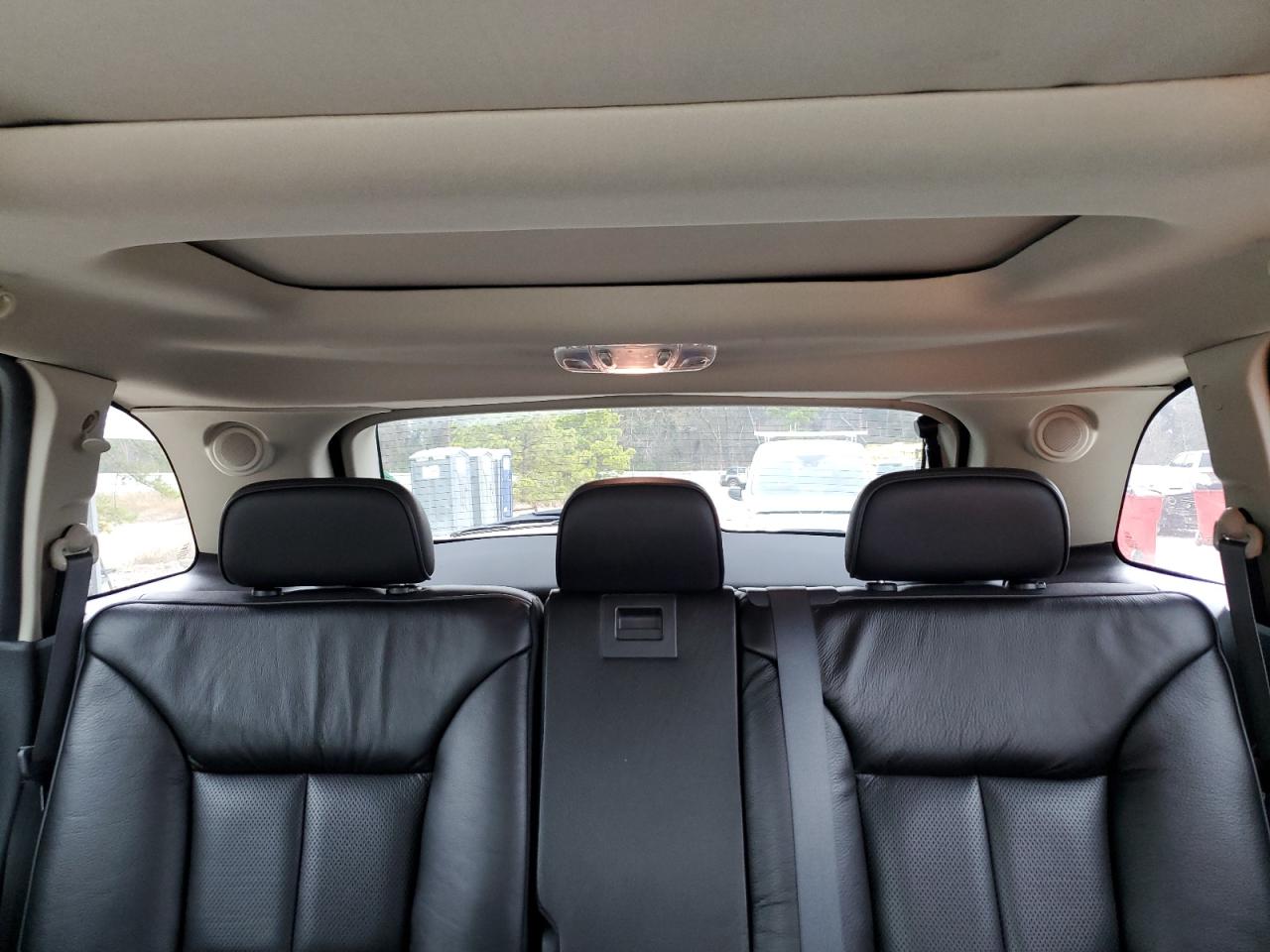 2010 Lincoln MKX - Image 10