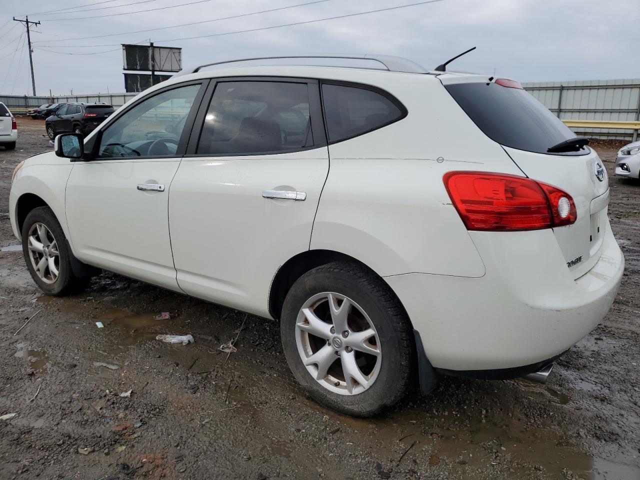2010 Nissan Rogue - Image 2