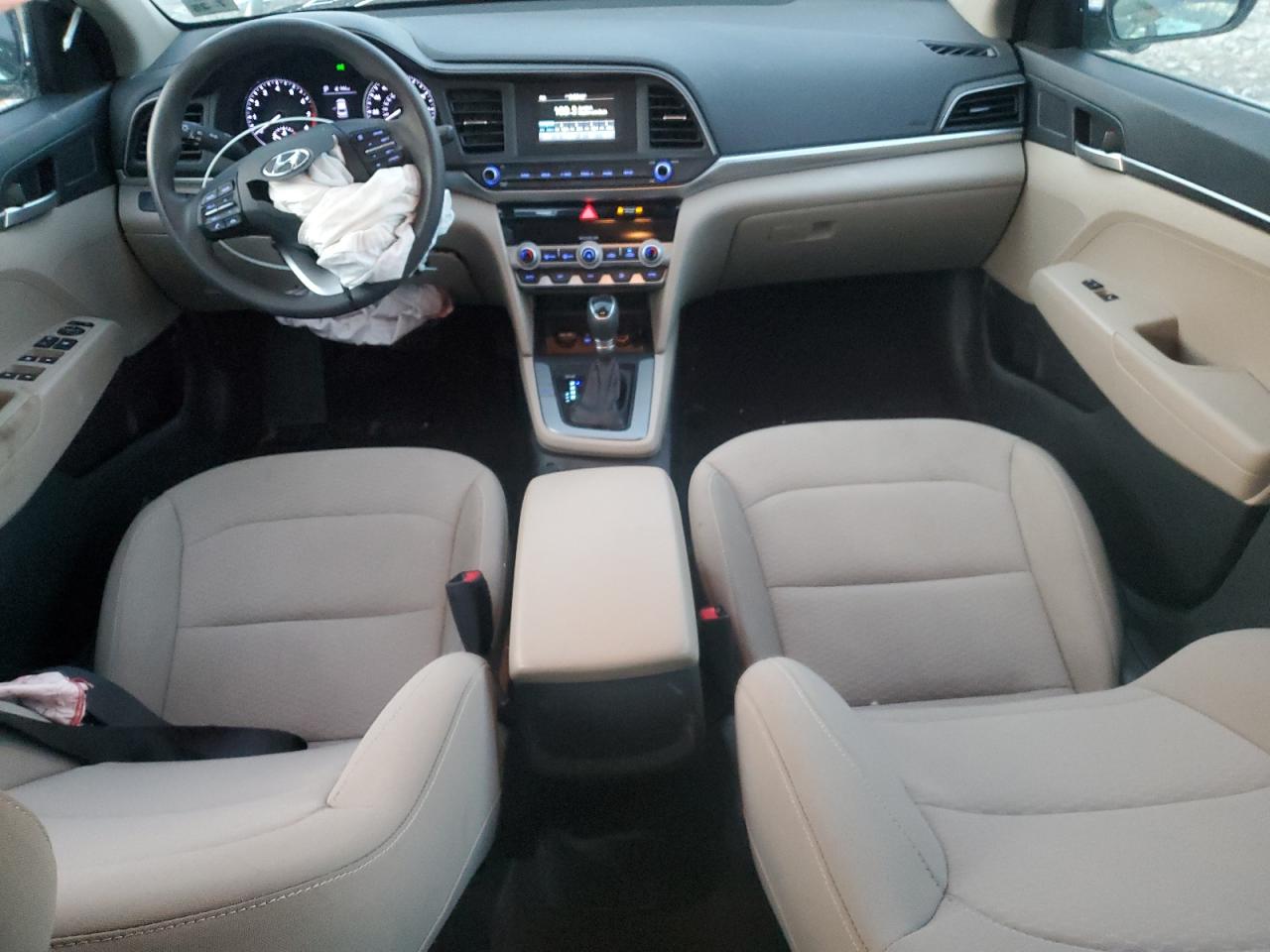 2020 Hyundai Elantra - Image 8