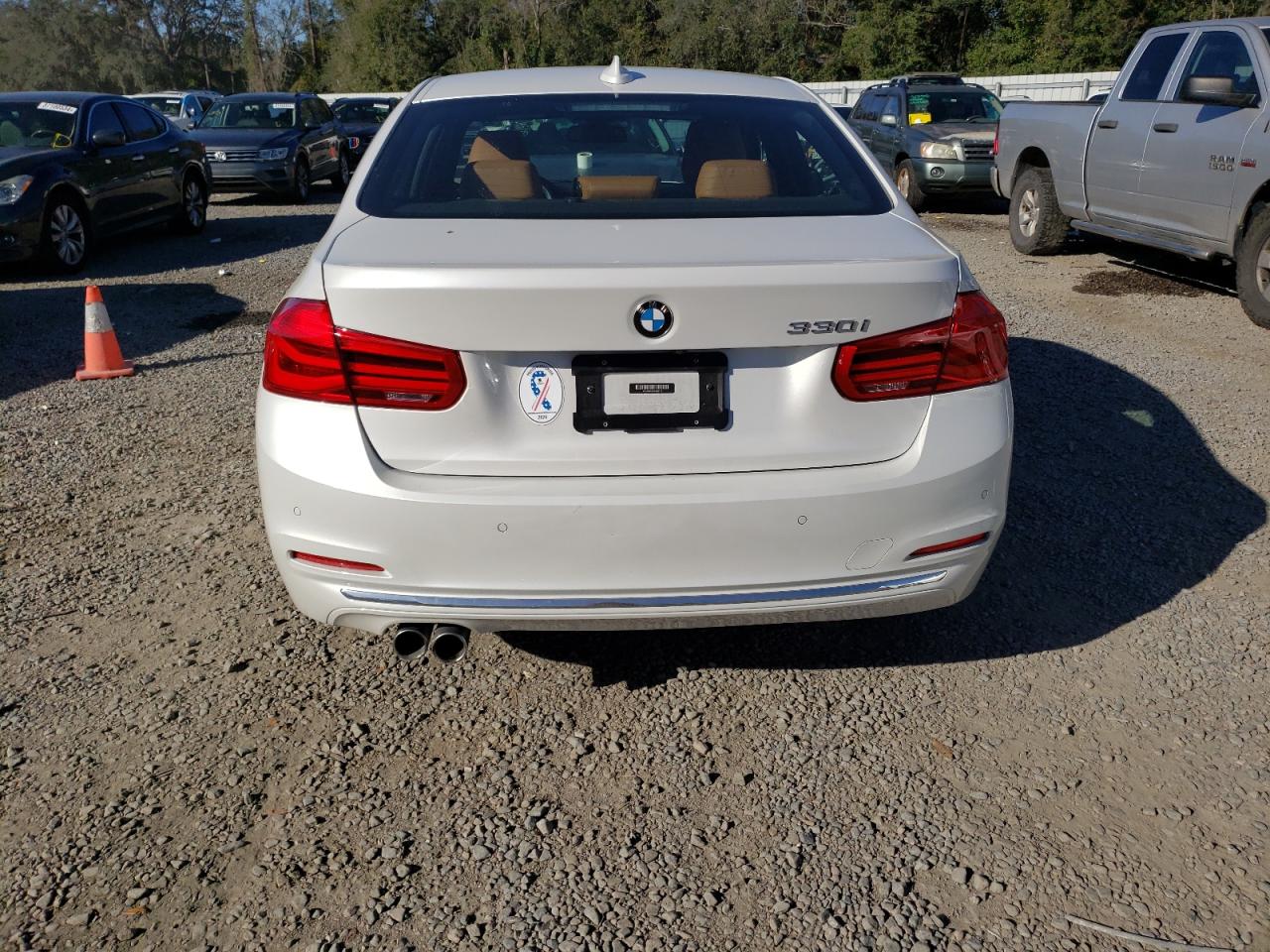 VIN WBA8B9C59JEE82111 2018 BMW 3 SERIES no.6