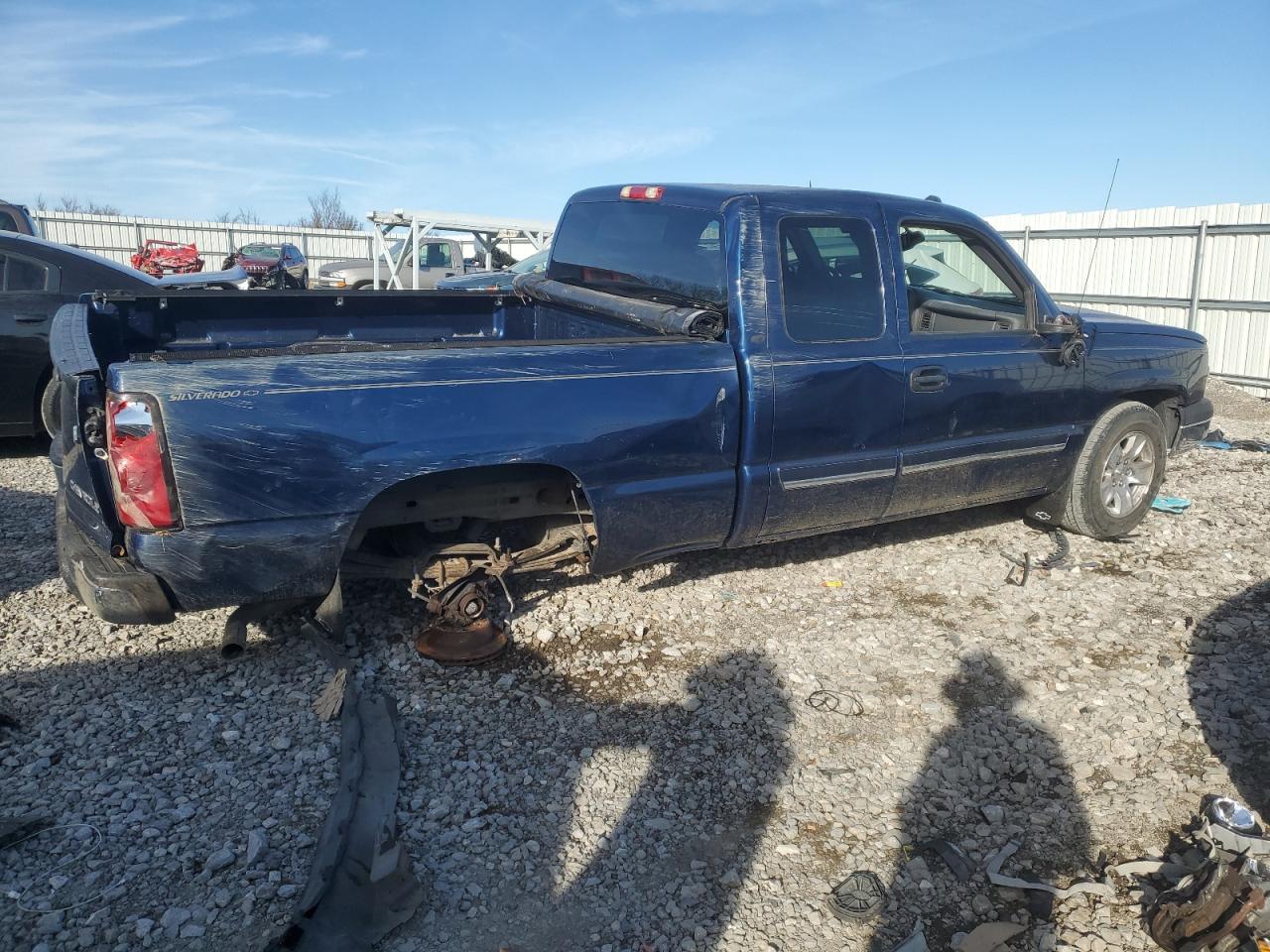 2004 Chevrolet Silverado - Image 3
