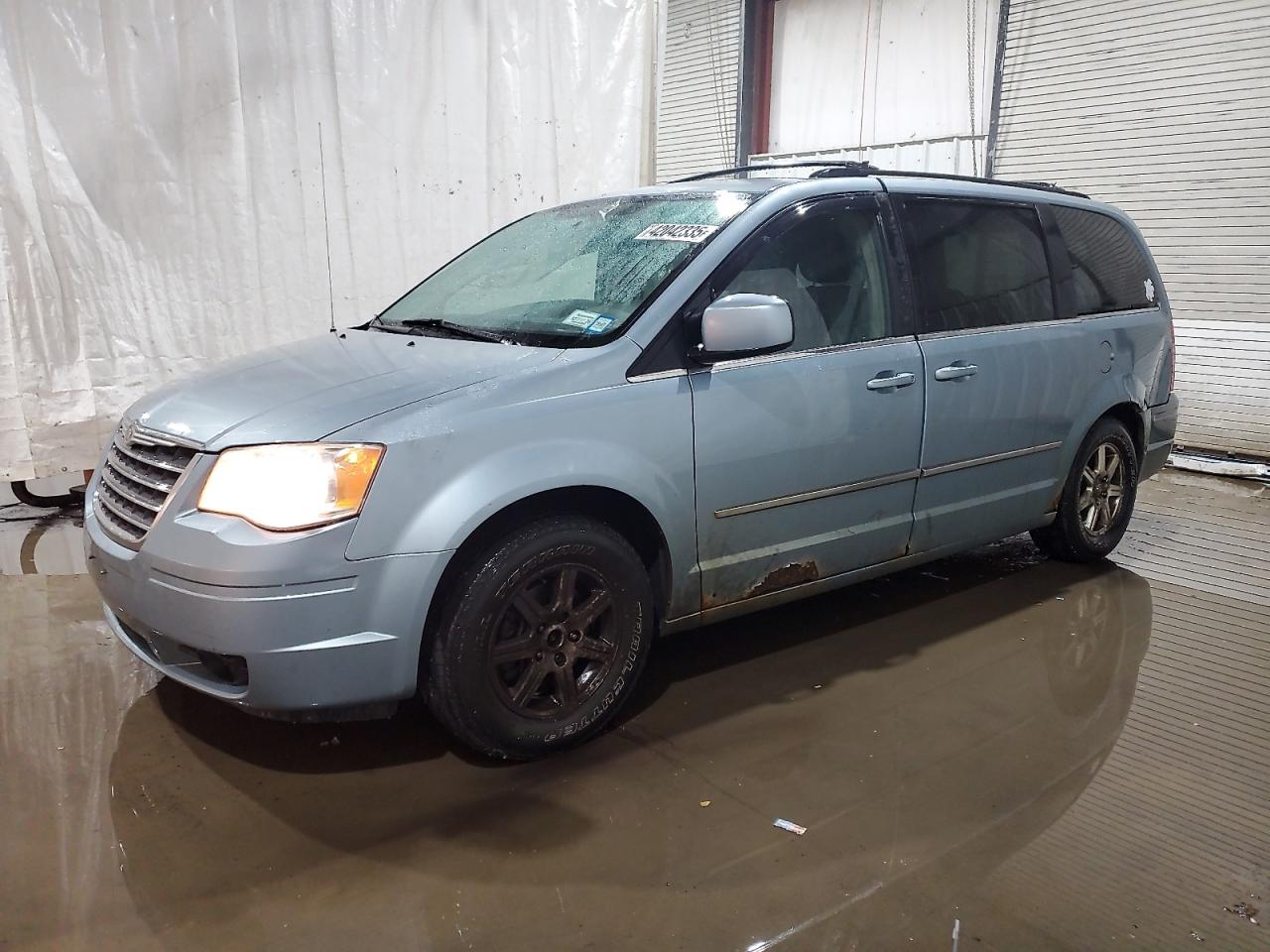 2009 Chrysler Town & Country - Image 1