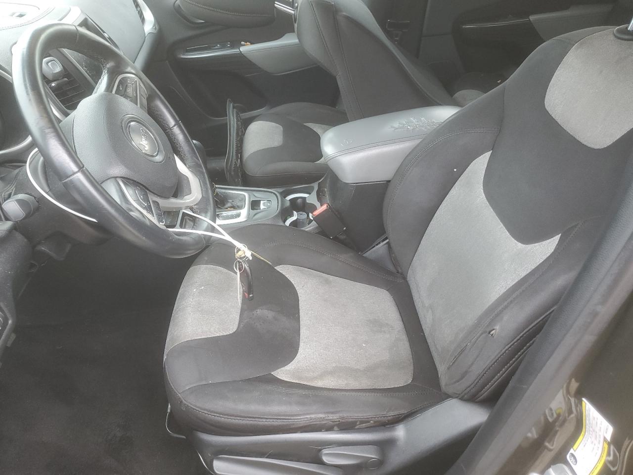 2014 Jeep Grand Cherokee - Image 7