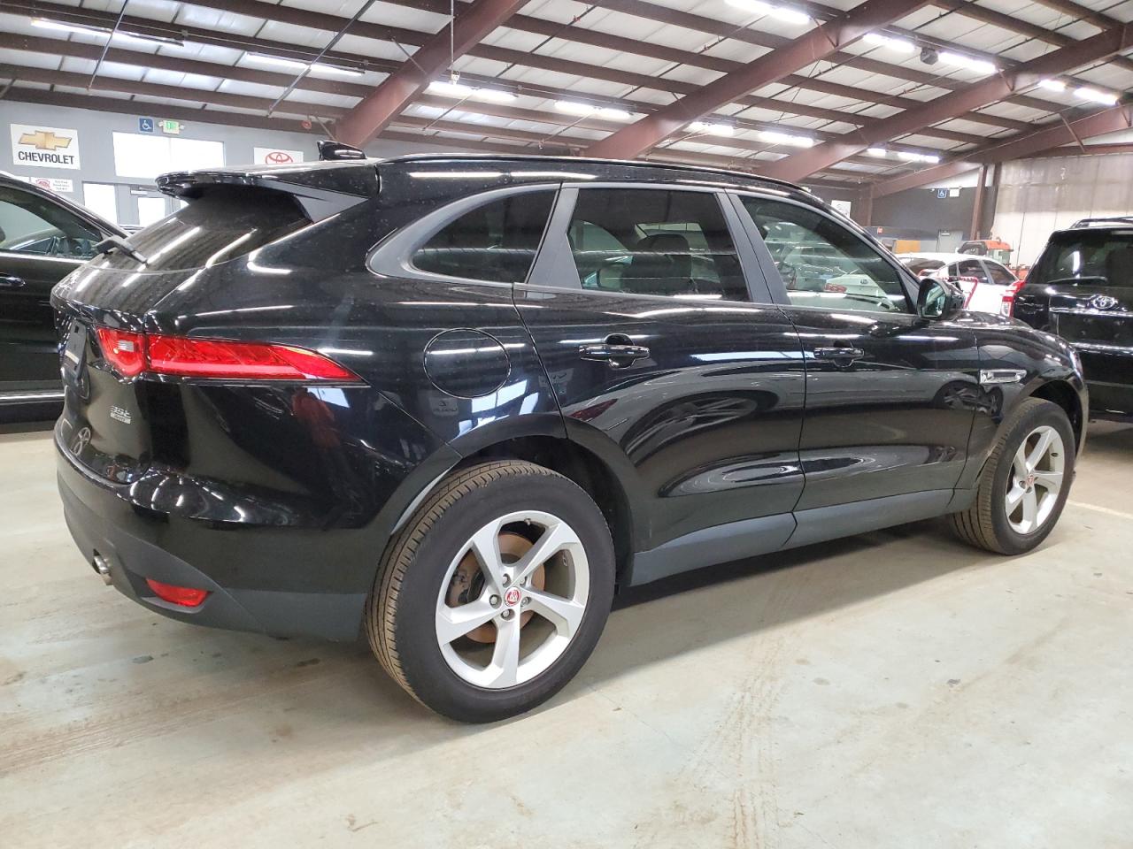 2017 Jaguar F-Pace - Image 3