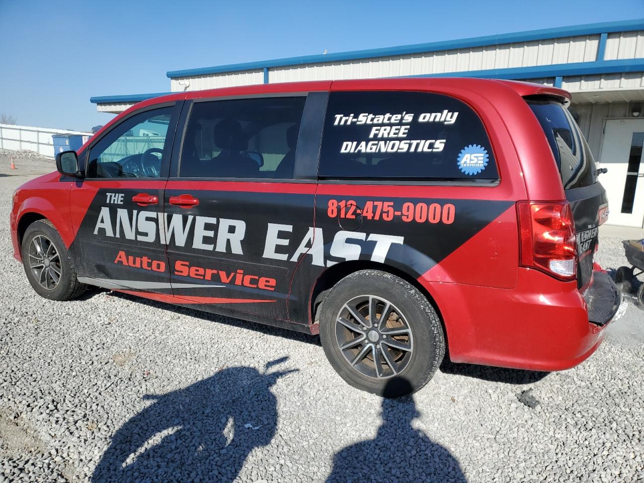 2015 Dodge Caravan - Image 2