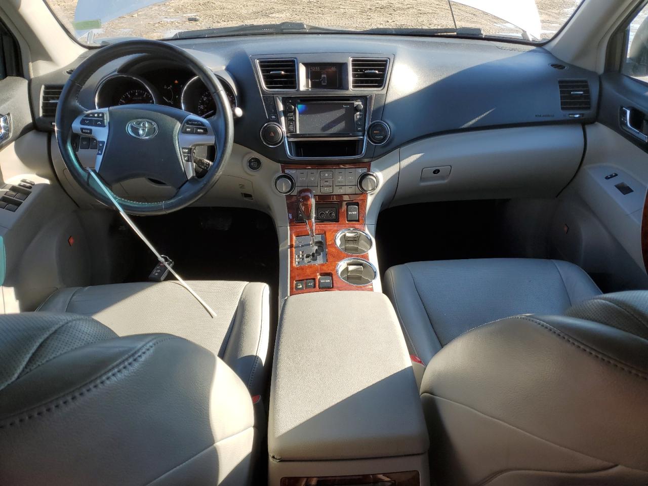 2013 Toyota Highlander - Image 8