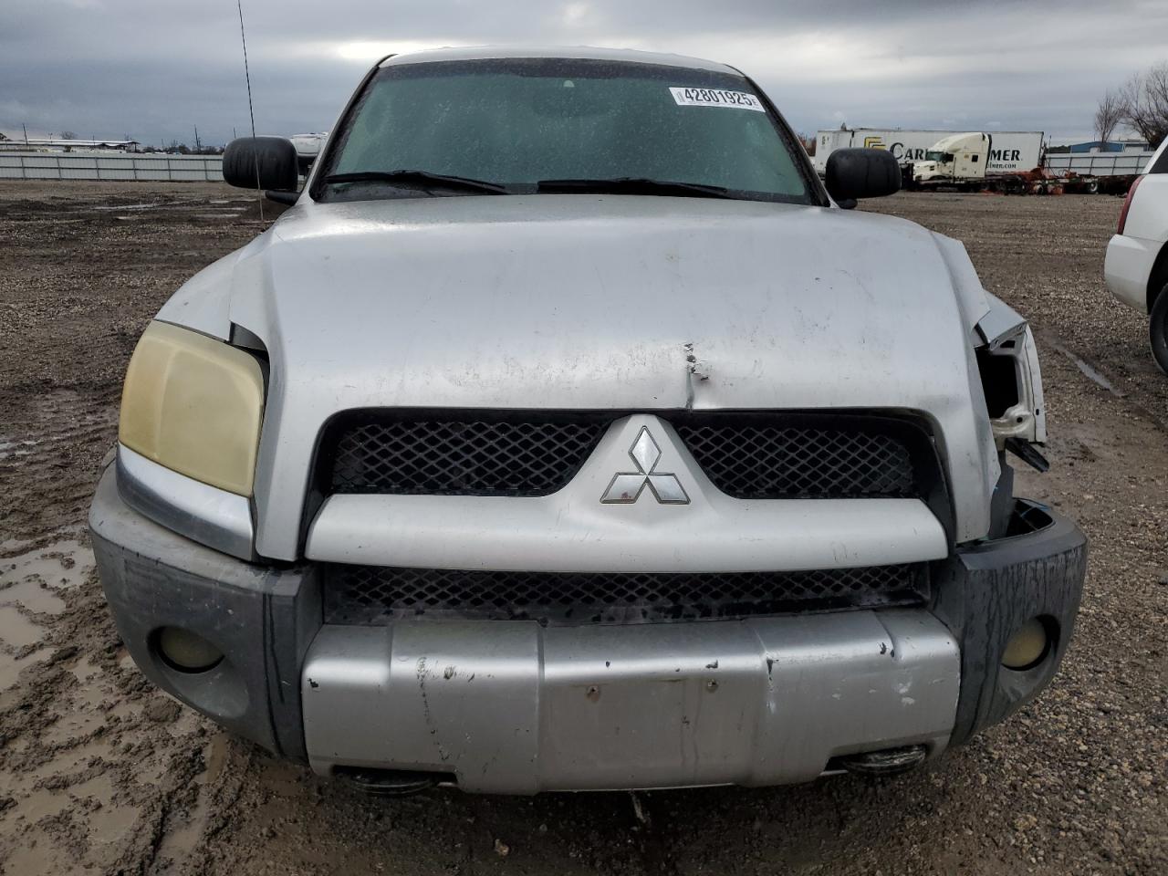 2006 Mitsubishi Raider - Image 5