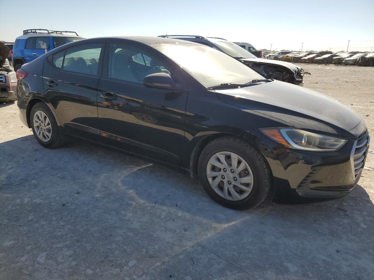 2017 Hyundai Elantra - Image 4