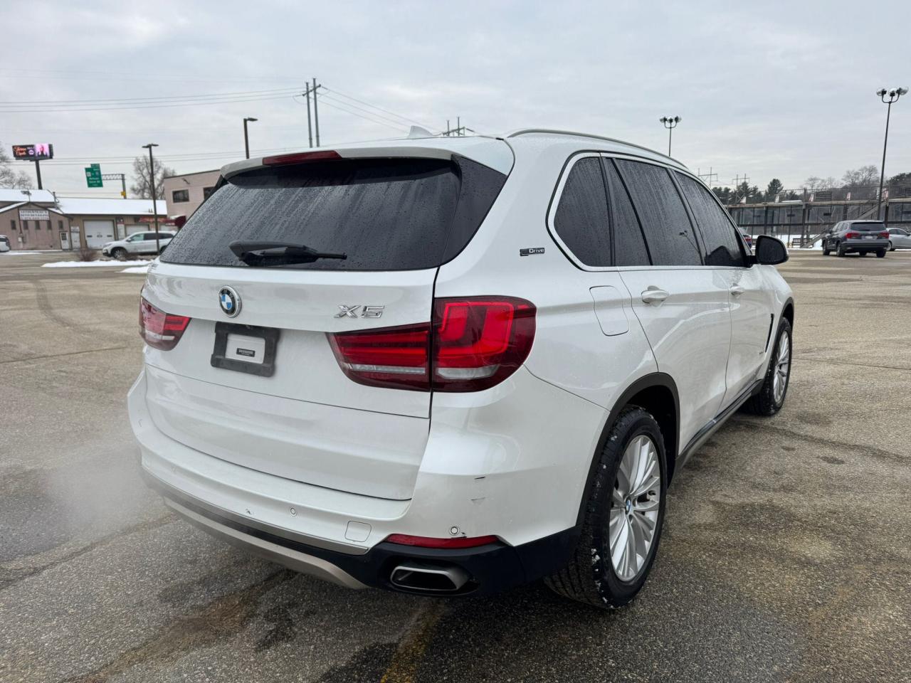 VIN 5UXKT0C34H0V96889 2017 BMW X5 no.3