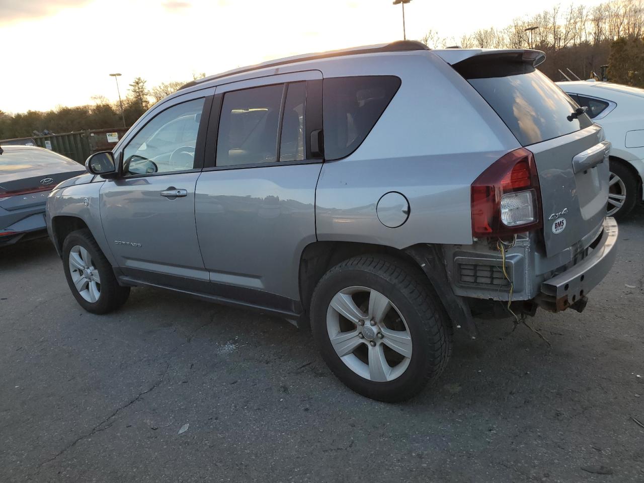 VIN 1C4NJDEB7GD729412 2016 JEEP COMPASS no.2