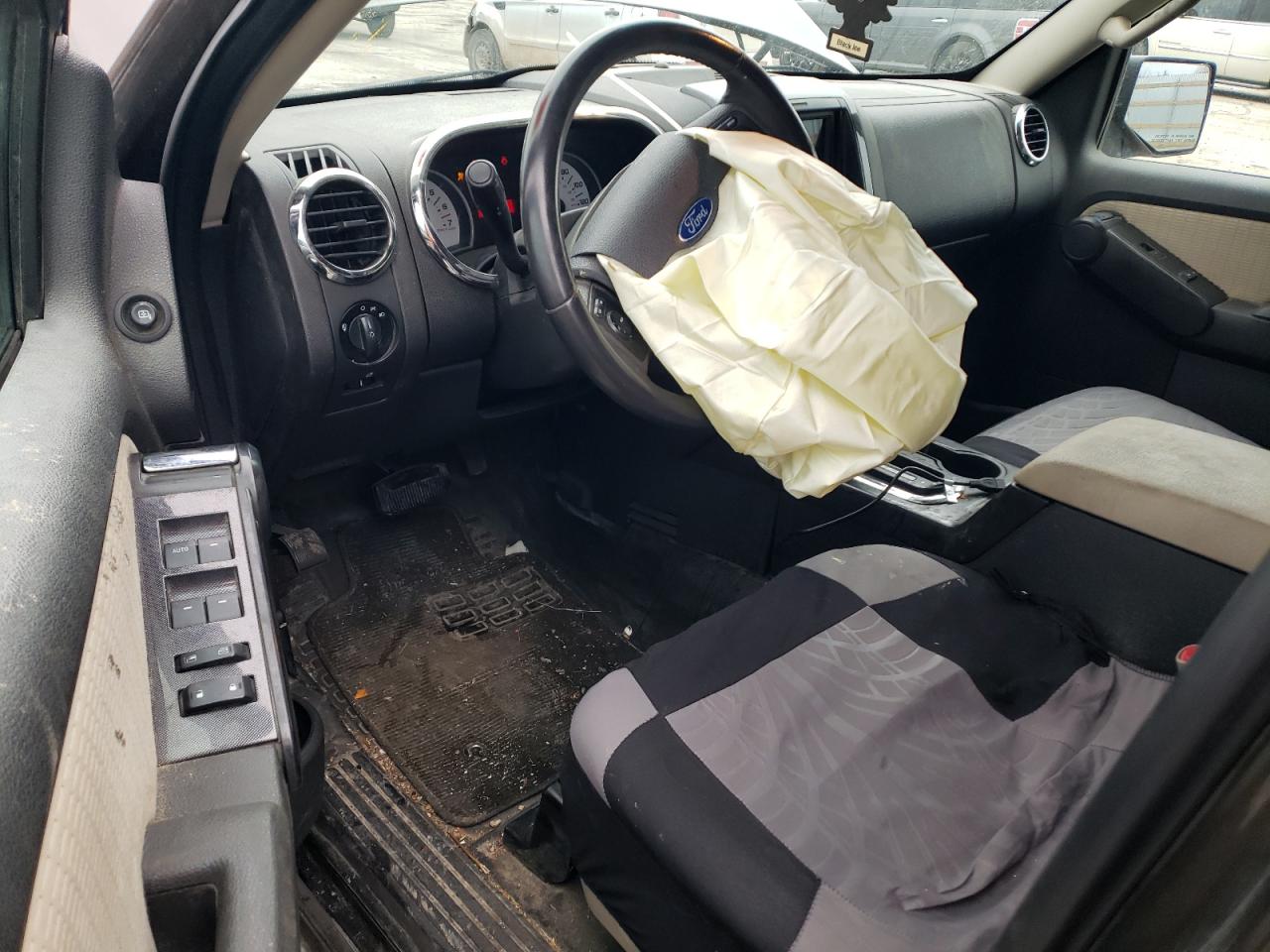 2008 Ford Explorer - Image 8