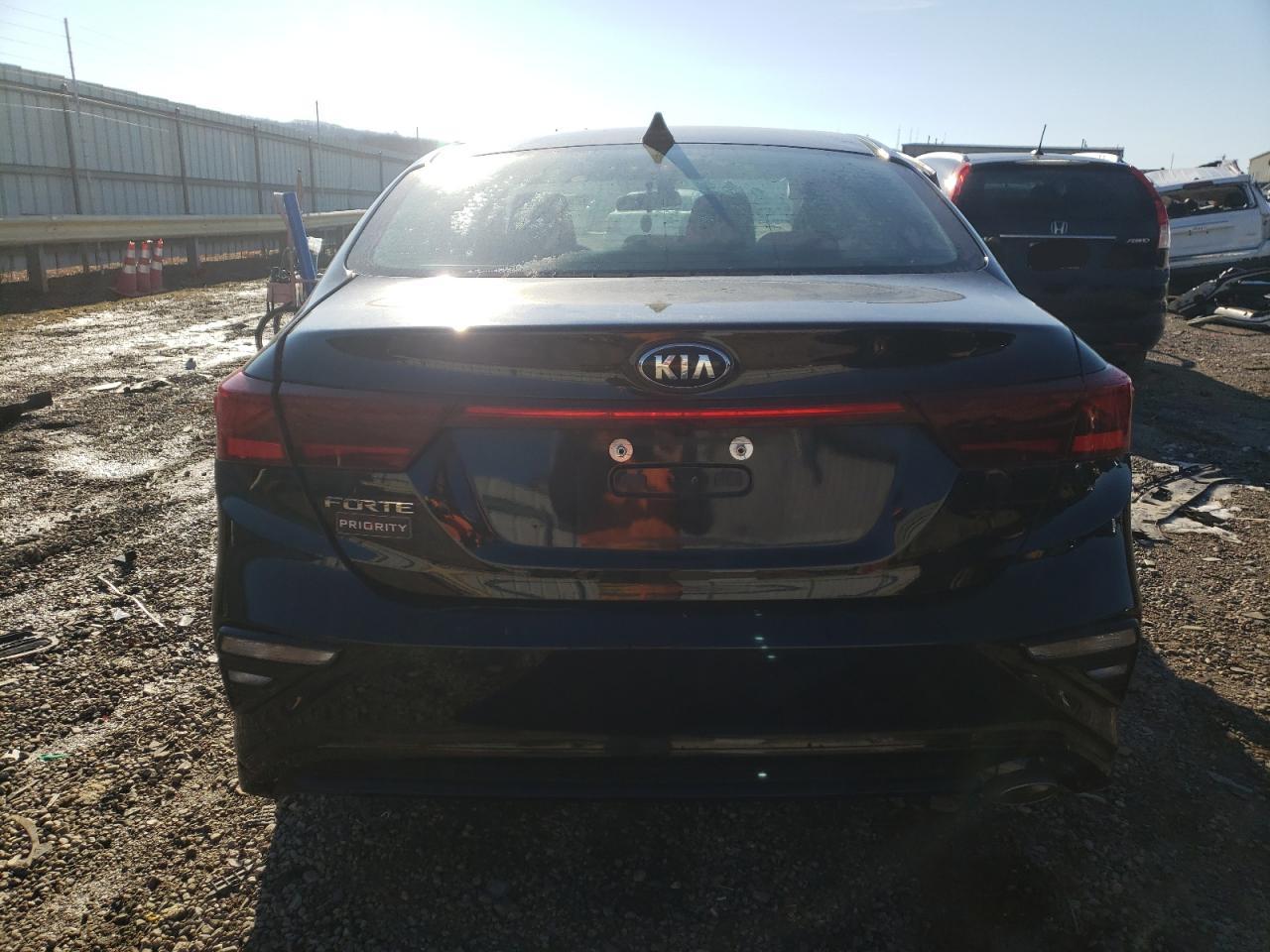 2020 Kia Forte - Image 6