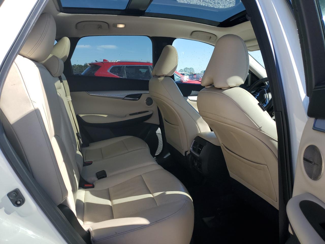 2019 Infiniti QX50 - Image 11