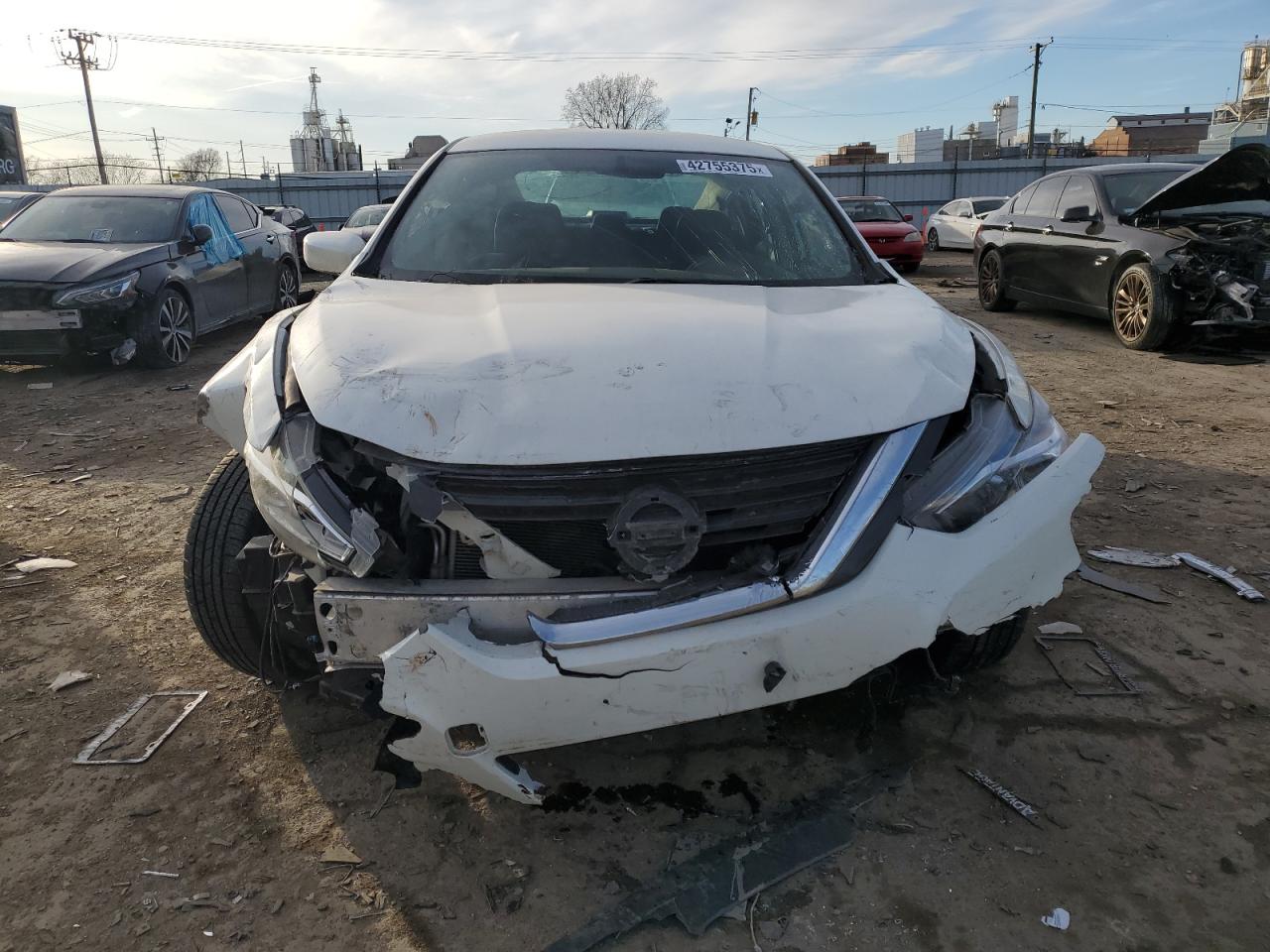 2017 Nissan Altima - Image 5
