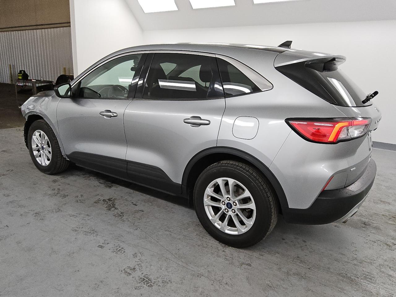 2022 Ford Escape - Image 2