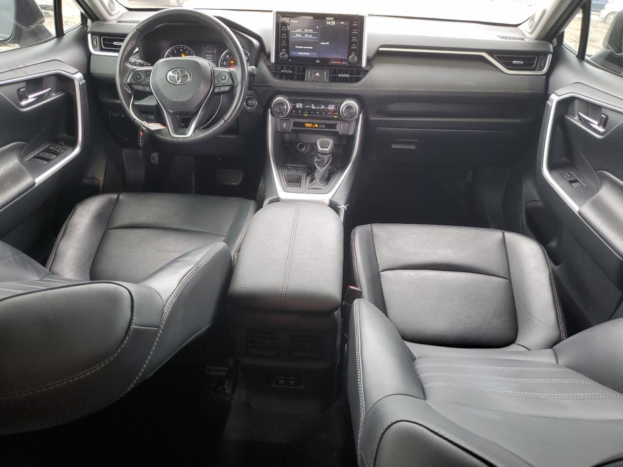 2019 Toyota RAV 4 - Image 8