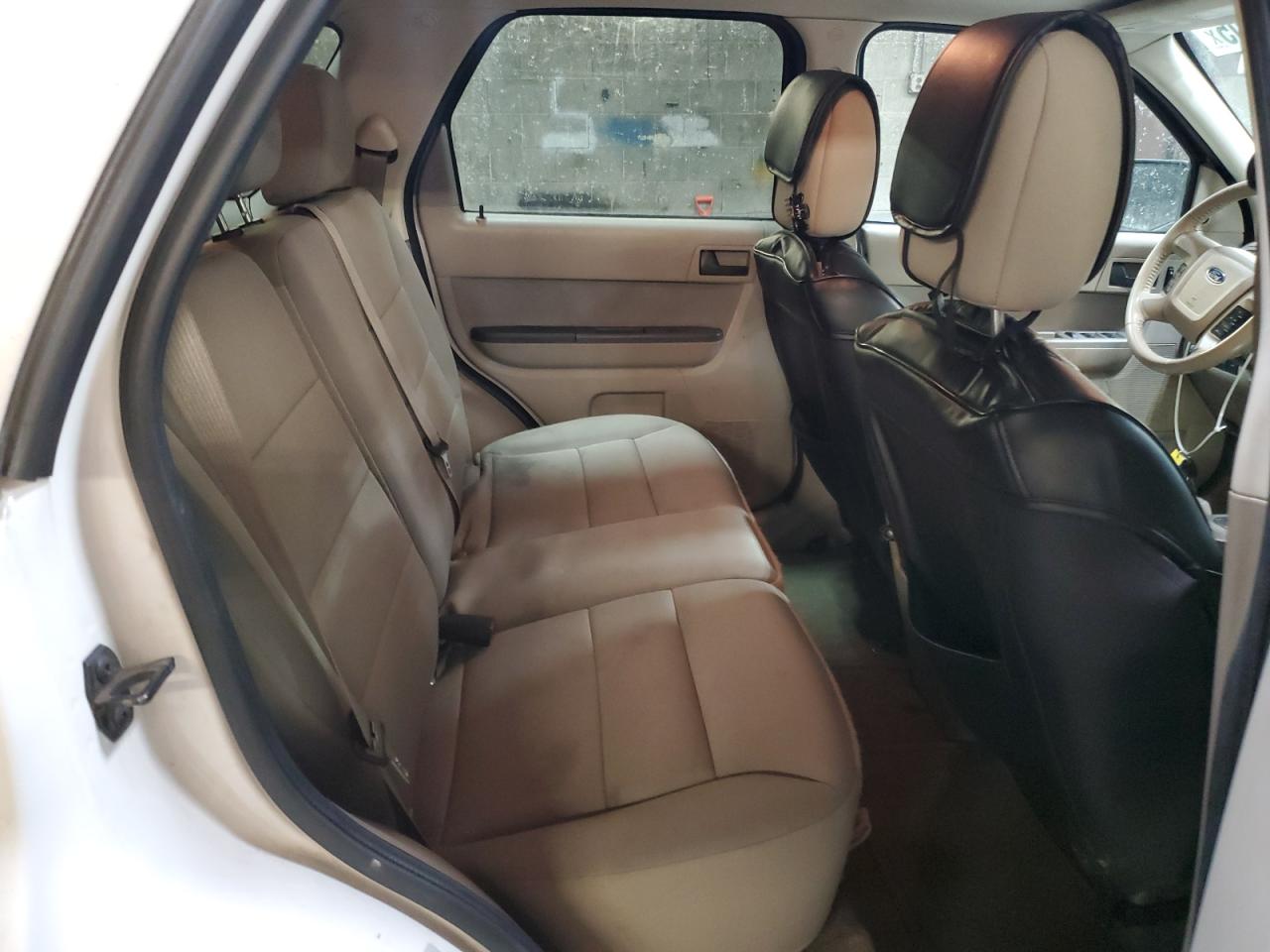 2010 Ford Escape - Image 11
