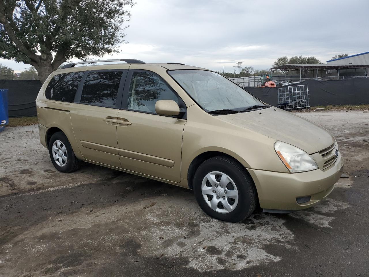 2010 Kia Sedona - Image 4