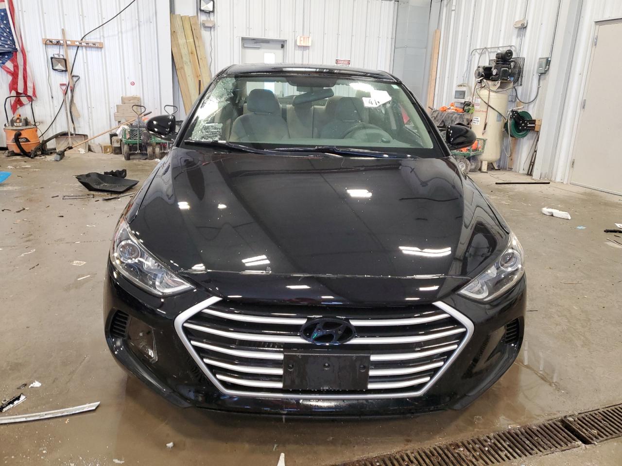 2017 Hyundai Elantra - Image 5