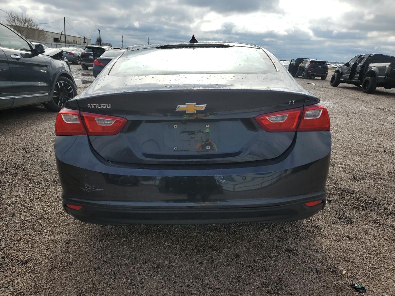 2023 Chevrolet Malibu - Image 6