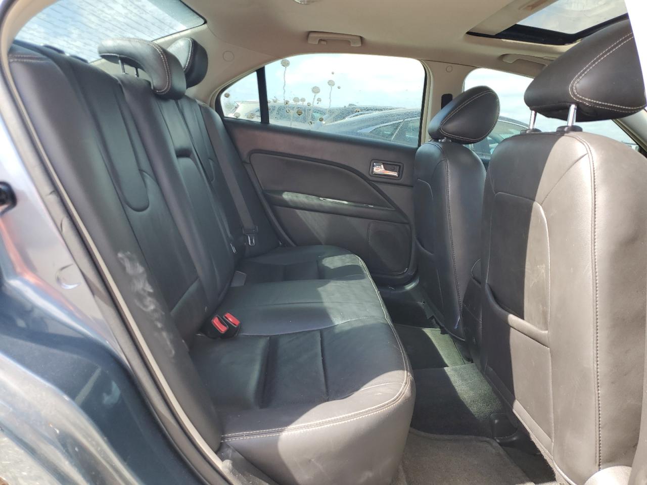 2012 Ford Fusion - Image 10