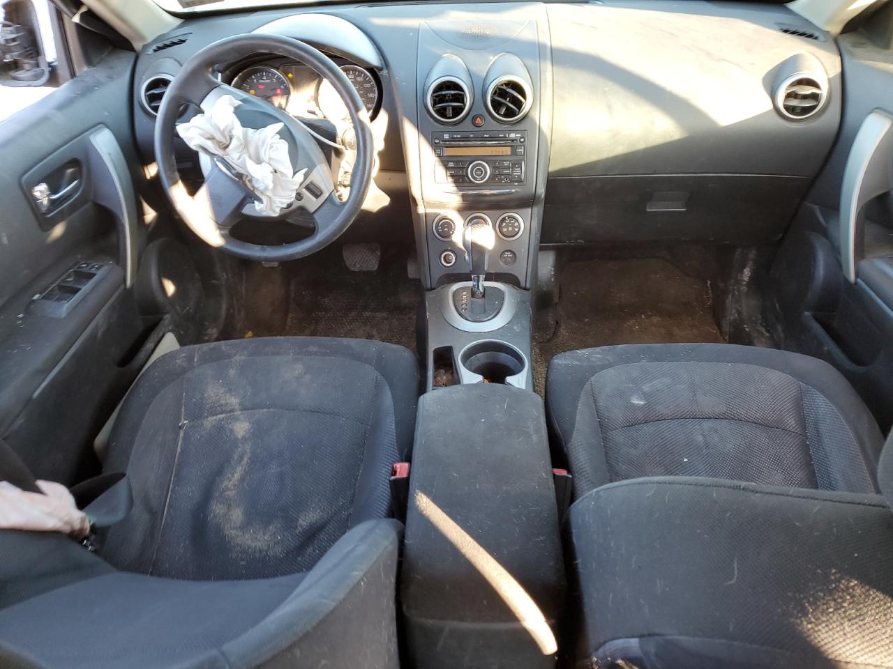 2011 Nissan Rogue - Image 8