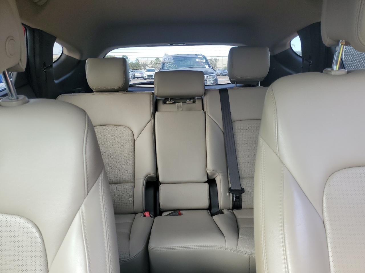 2013 Hyundai Santa Fe - Image 10