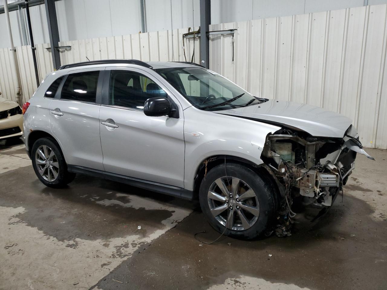 2013 Mitsubishi Outlander - Image 4