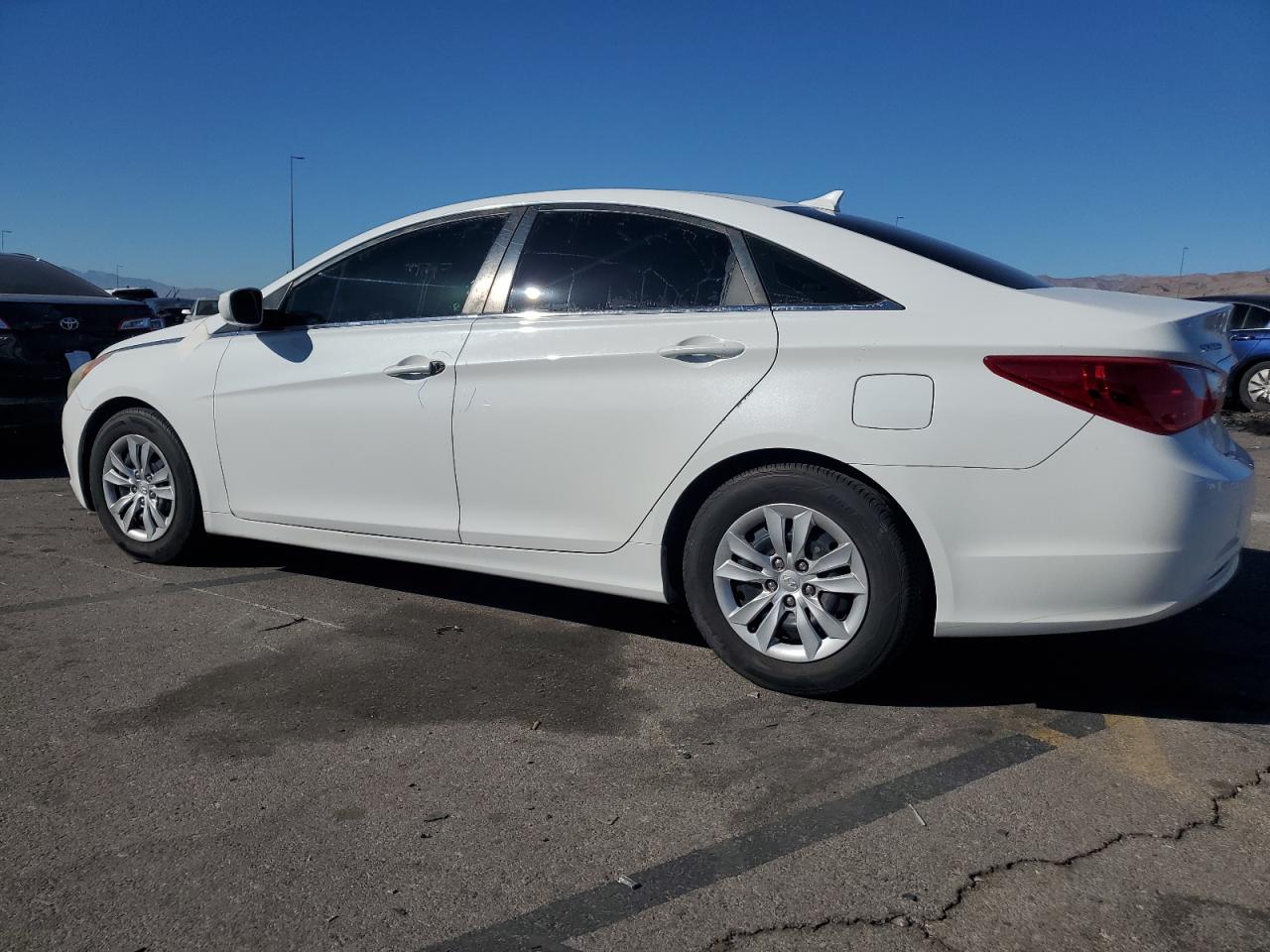 2011 Hyundai Sonata - Image 2