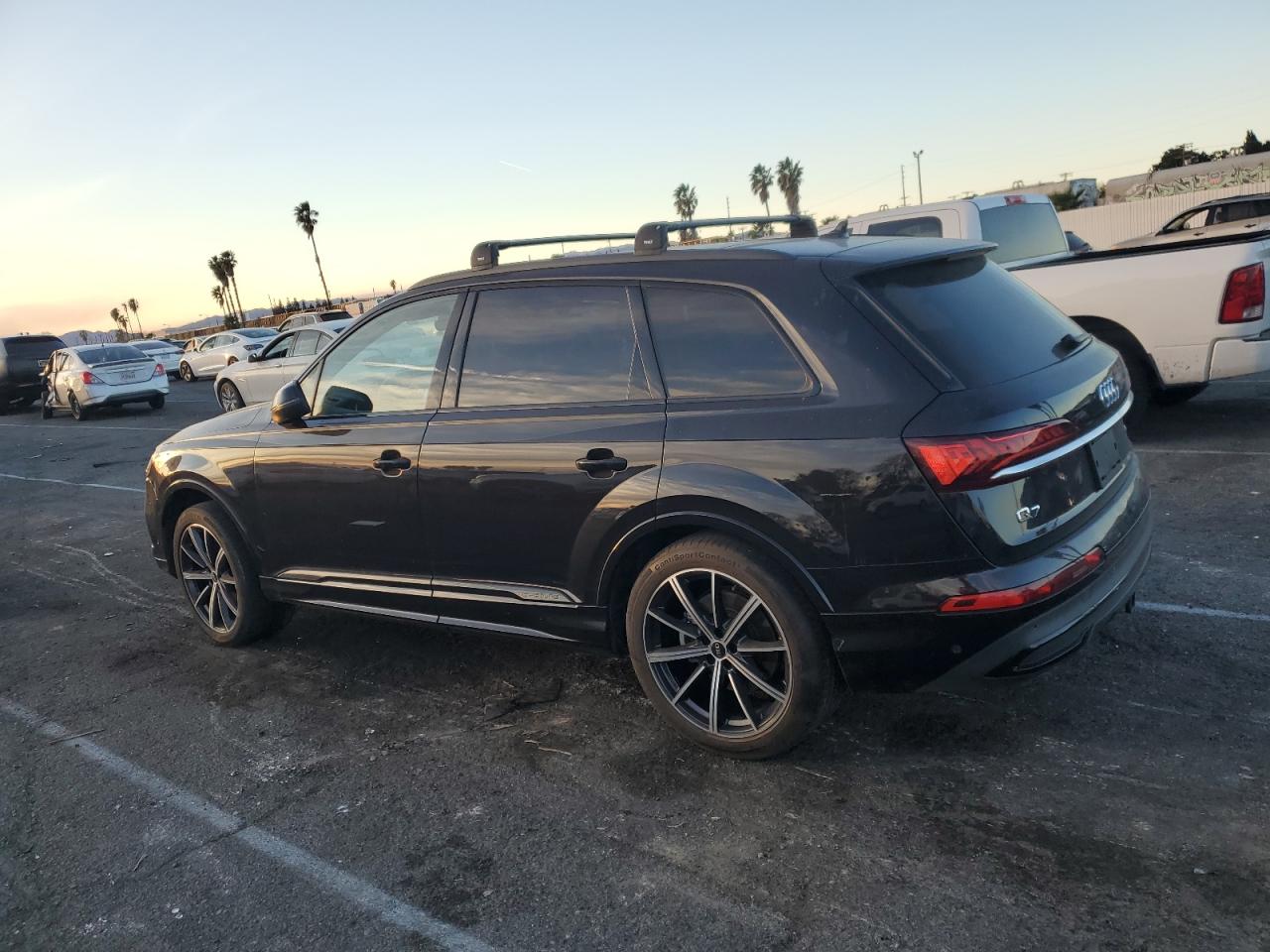 2021 Audi Q7 - Image 2