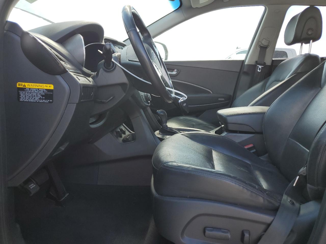 2016 Hyundai Santa Fe - Image 7
