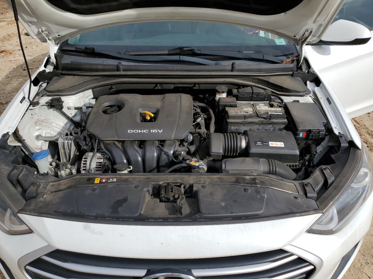2018 Hyundai Elantra - Image 12