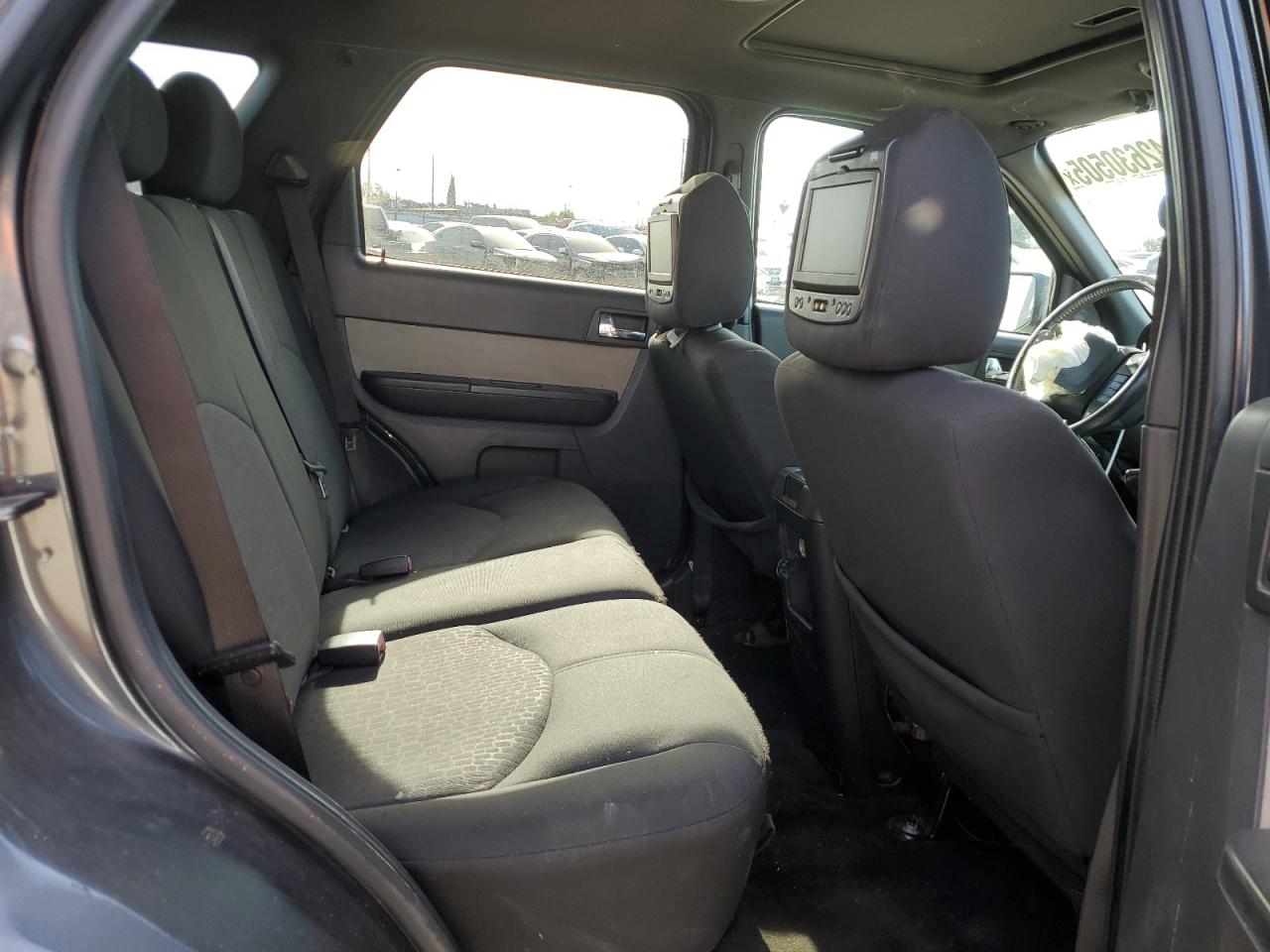 2010 Mercury Mariner - Image 12