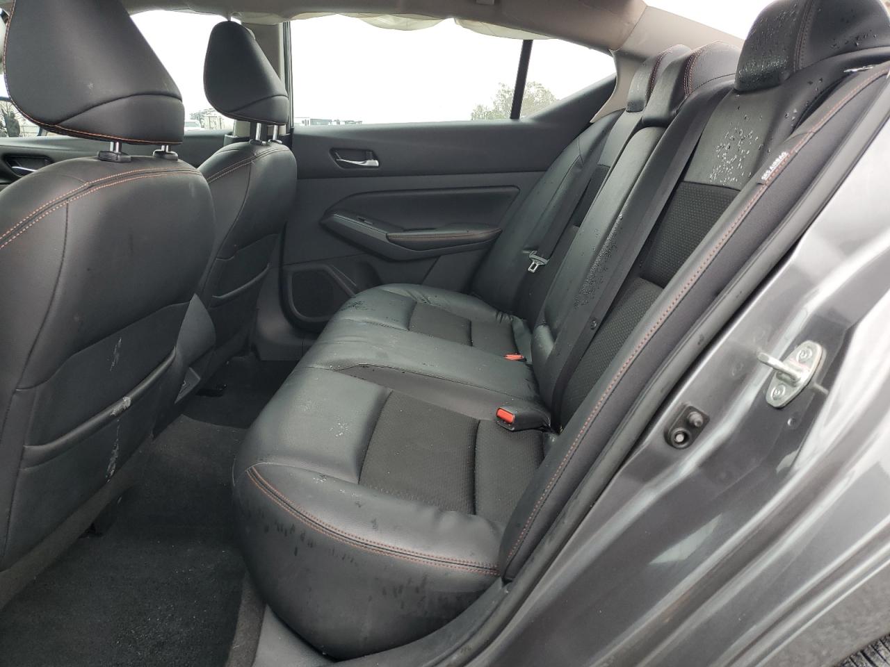 2021 Nissan Altima - Image 10