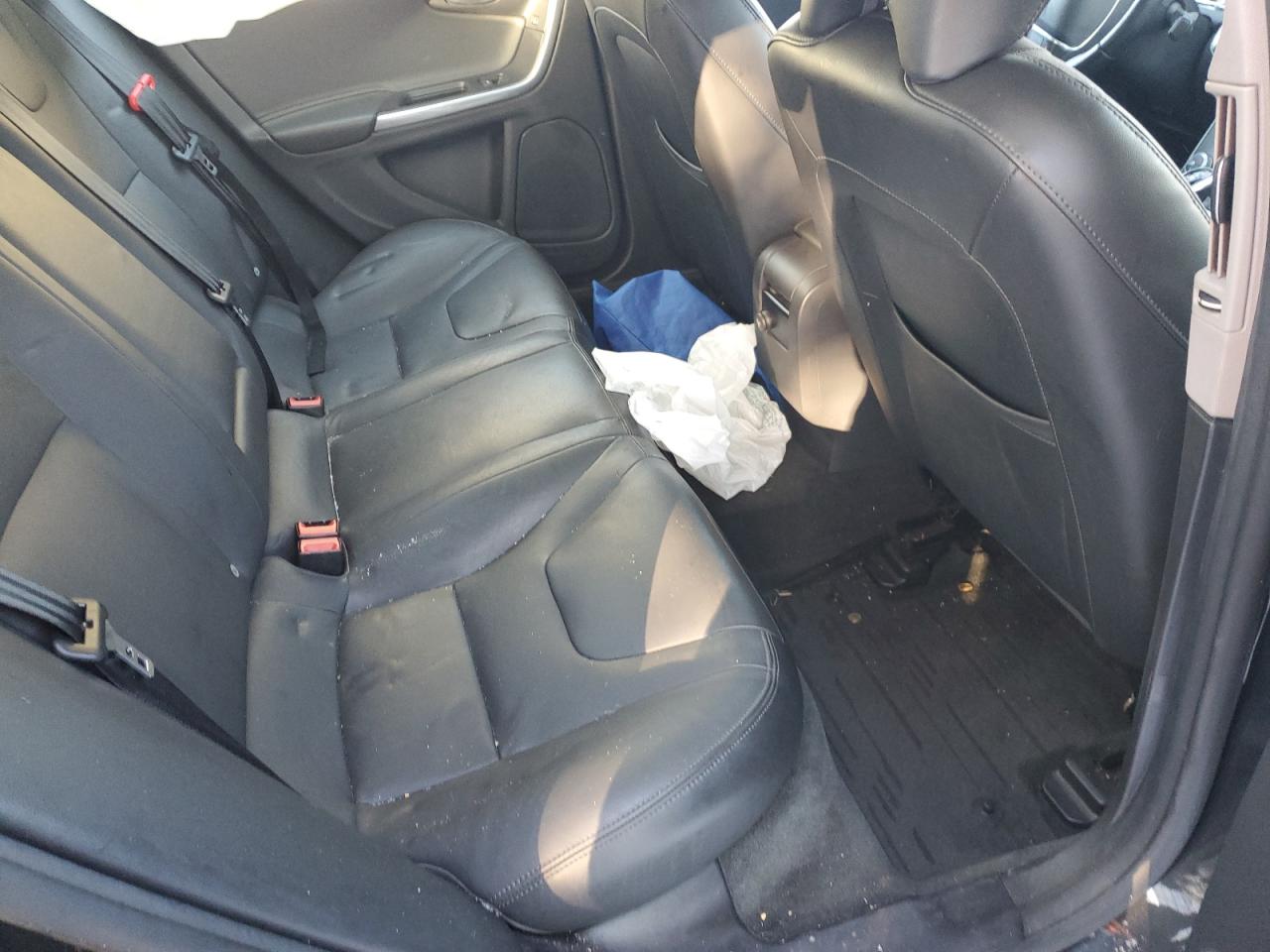 2016 Volvo S60 - Image 11