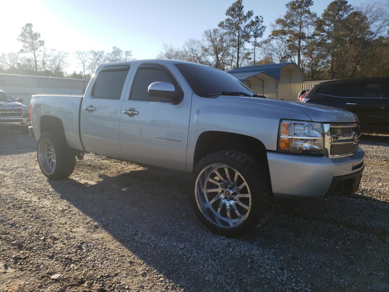 2010 Chevrolet Silverado - Image 4
