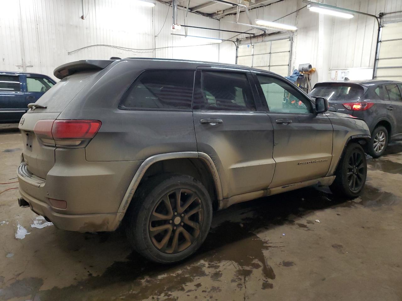 2019 Jeep Grand Cherokee - Image 3