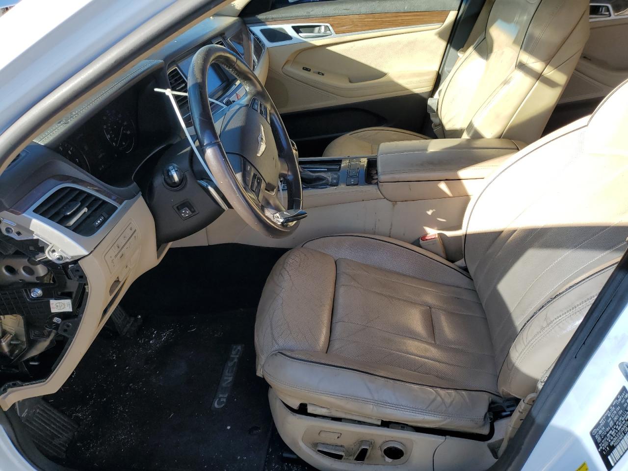 2015 Hyundai Genesis 3.8L VIN: KMHGN4JE6FU068009 Lot: 87754345