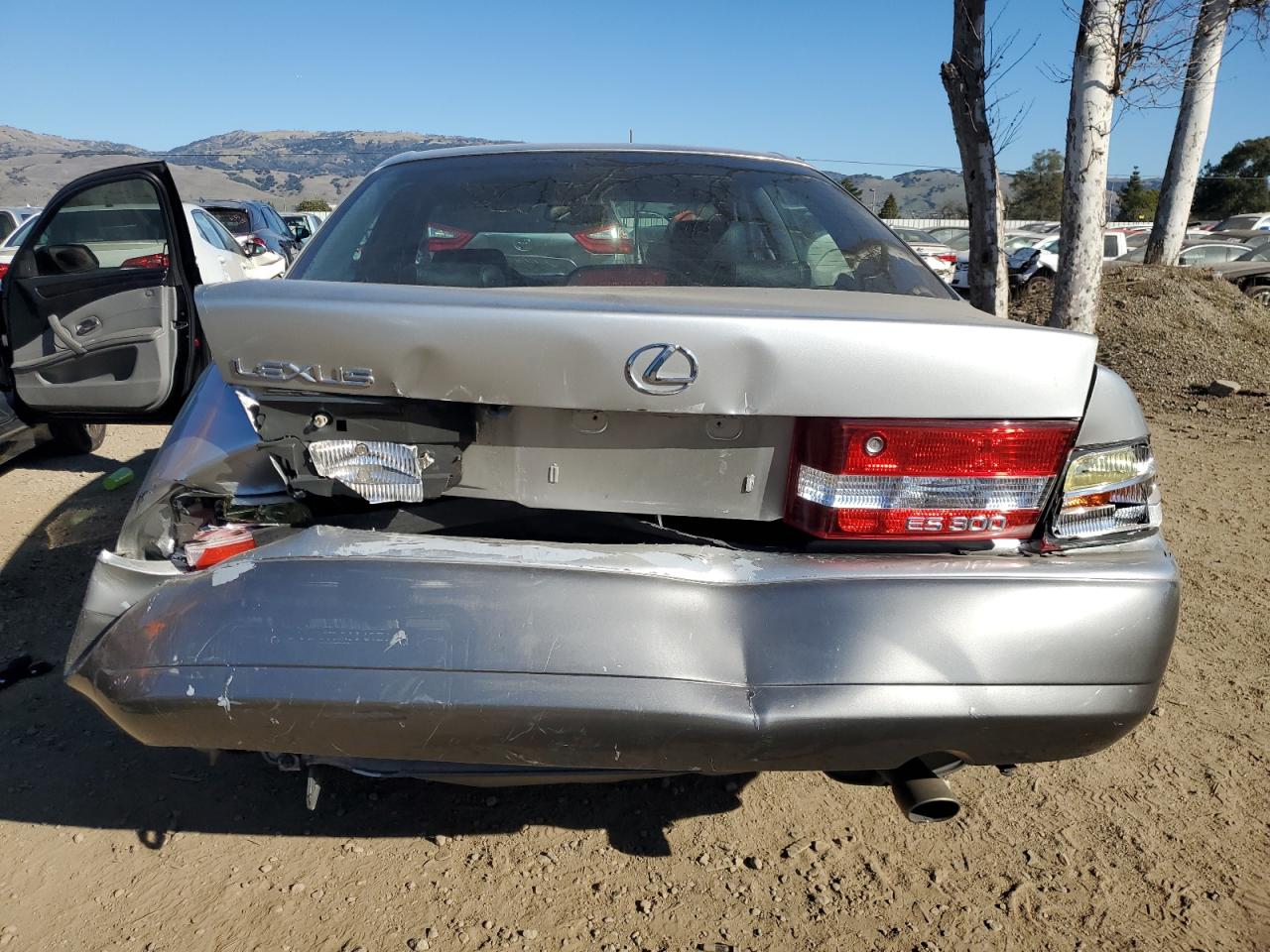 2000 Lexus ES - Image 6