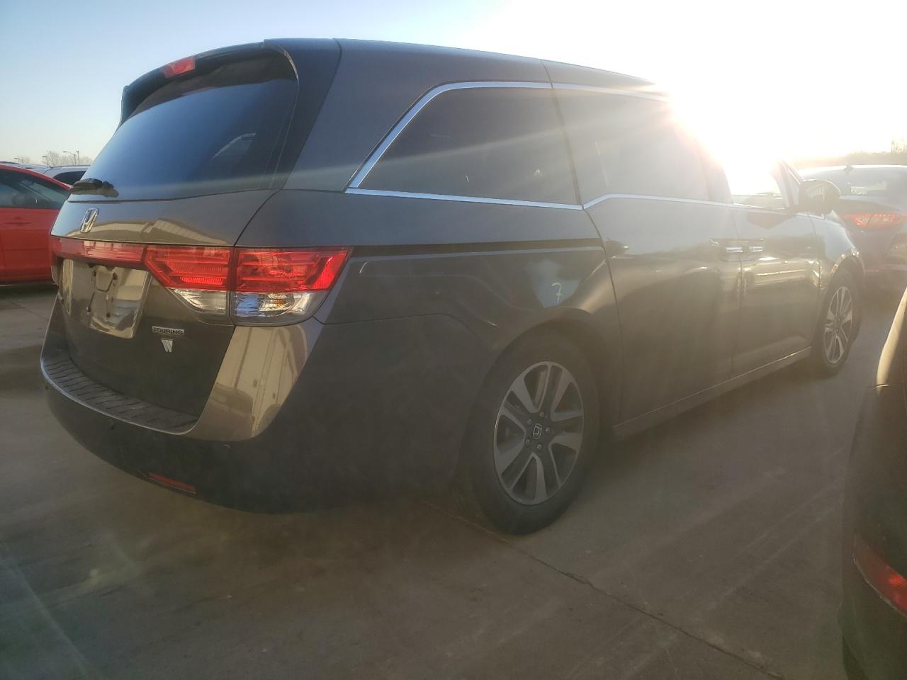 2014 Honda Odyssey - Image 3
