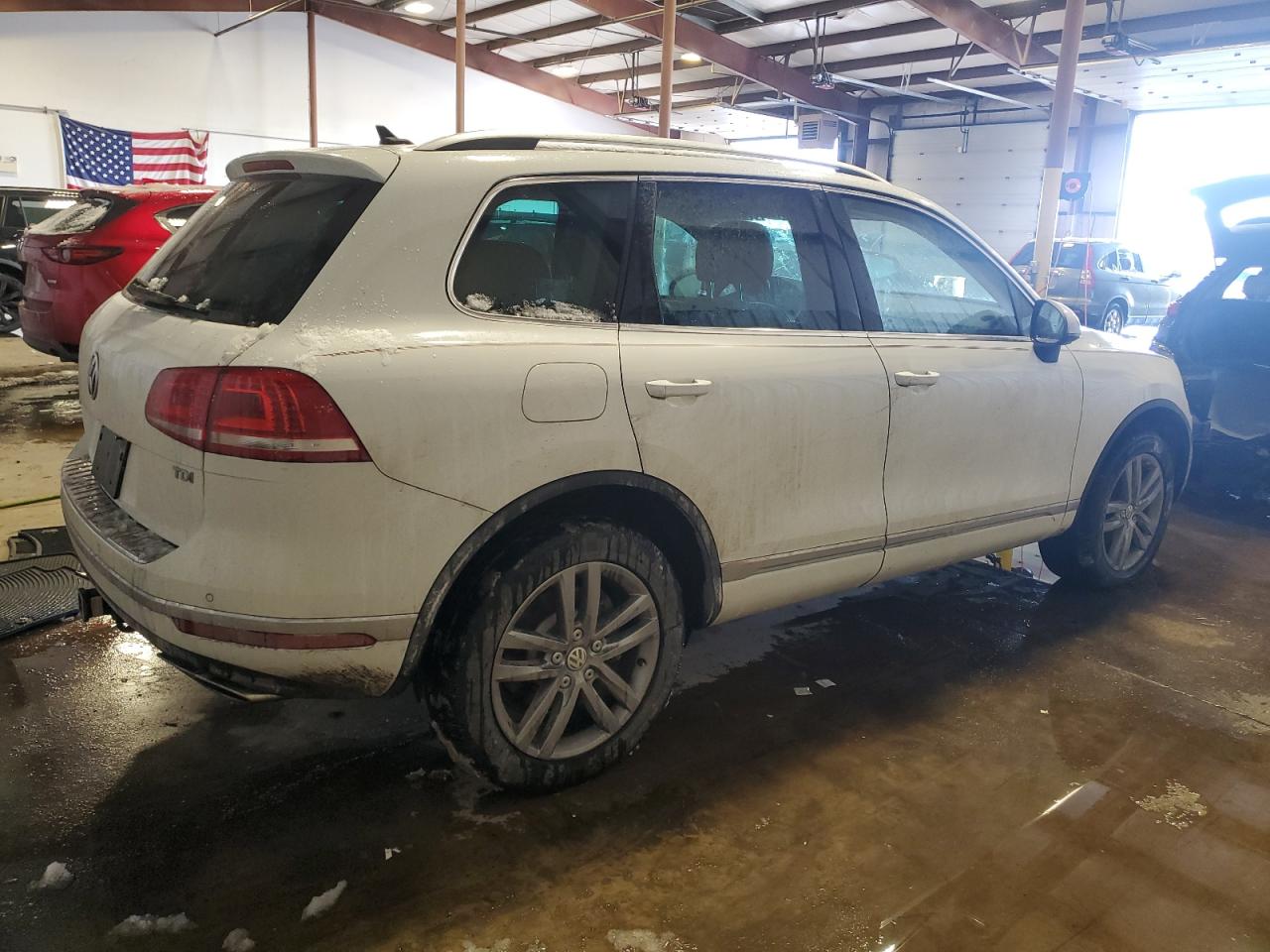 VIN WVGEP9BP2FD007142 2015 VOLKSWAGEN TOUAREG no.3